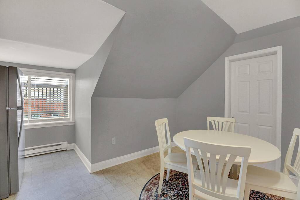 Suites On Seneca - Gorgeous One Bedroom Apartment Harrisburg Extérieur photo
