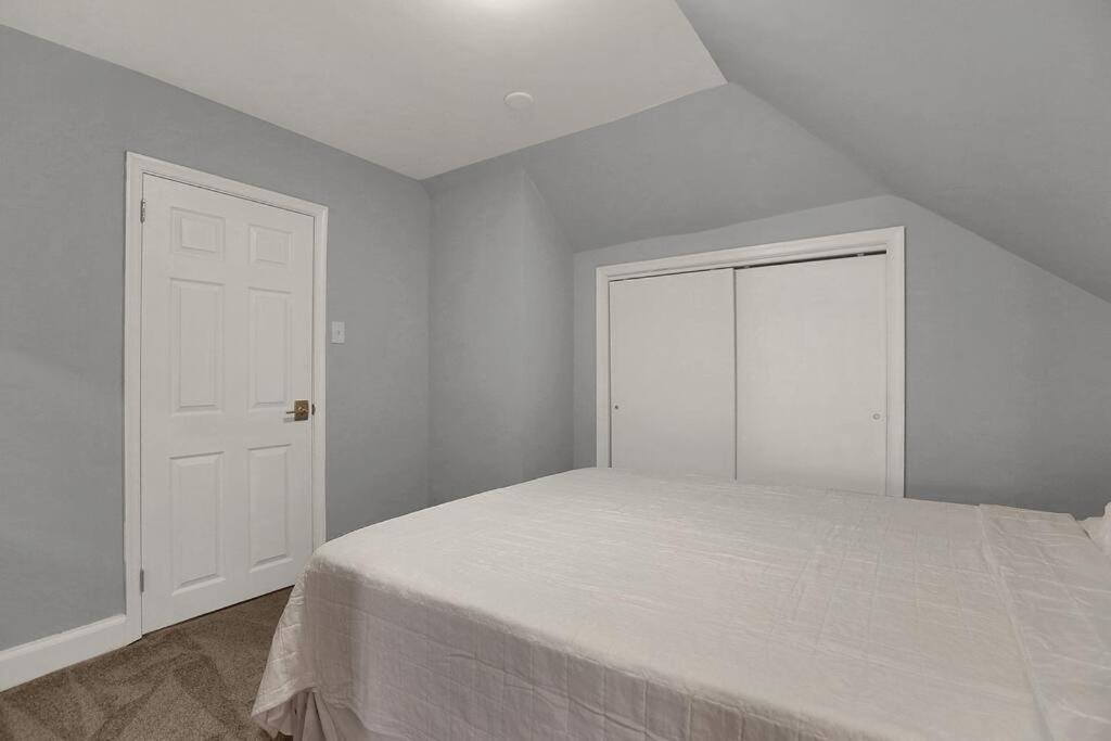 Suites On Seneca - Gorgeous One Bedroom Apartment Harrisburg Extérieur photo